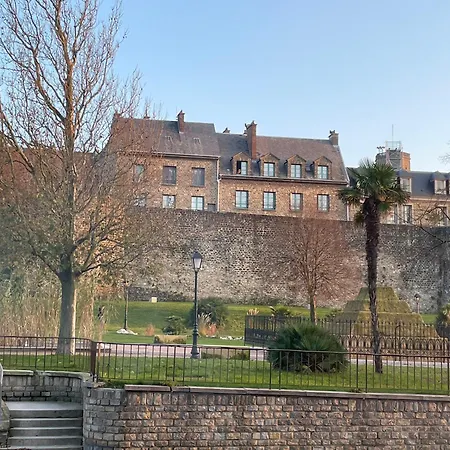 Des Remparts Apartment